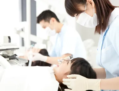 女性歯科医師による丁寧な診療